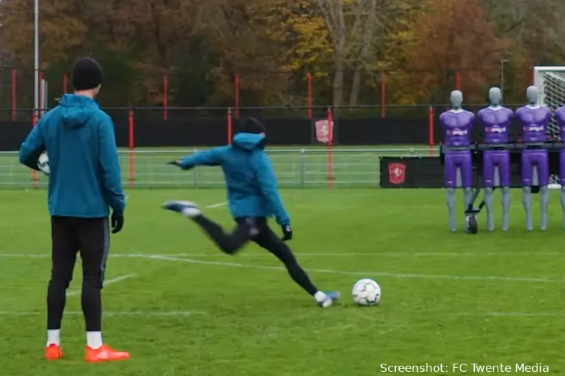 sem steijn sam lammers freekick challenge
