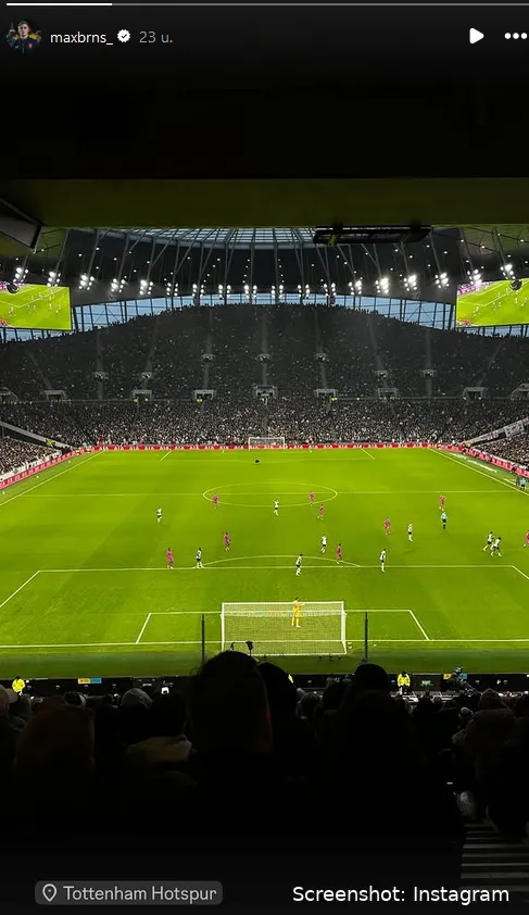 In beeld: FC Twente-spelers zoeken zon en voetbalwedstrijd op tijdens winterstop