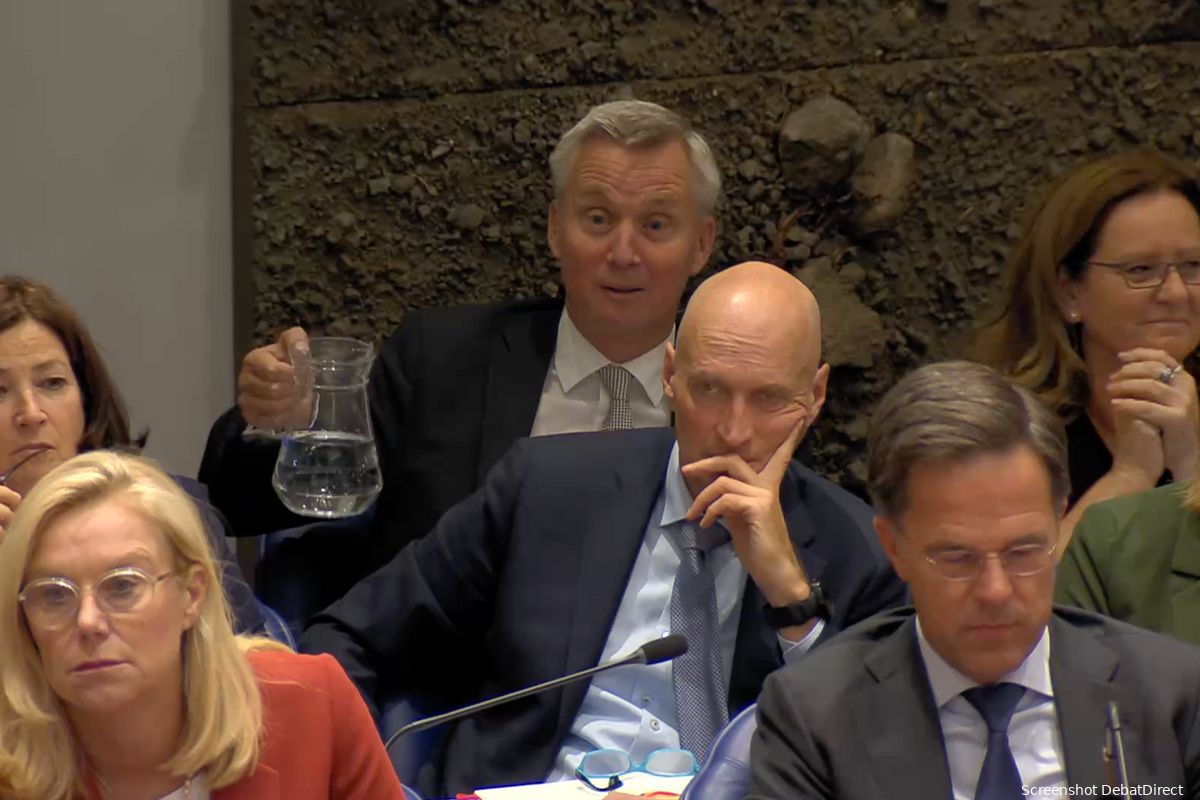 VVD-staatssecretaris Eric van der Burg wil kritische FVD kapotmaken
