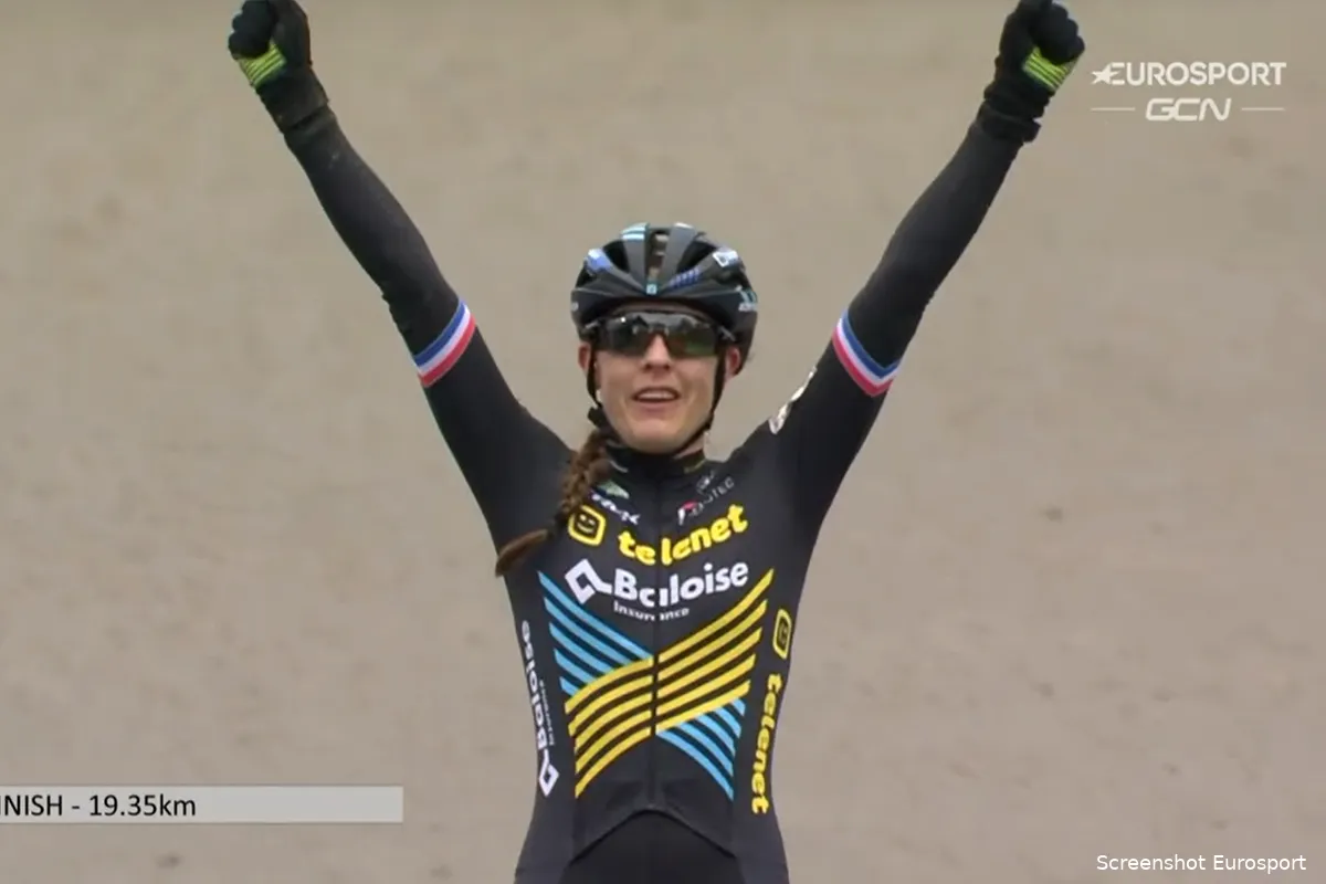 Brand wint met overmacht Wereldbekercross in Tabor, Alvarado wordt tweede