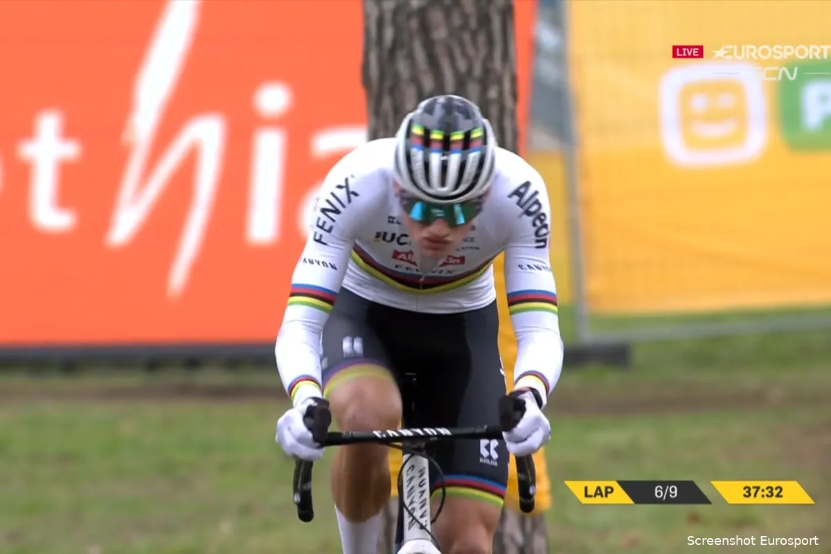 Van der Poel wint in Heusden-Zolder na pech voor ongelukkige Van Aert, Pidcock en Iserbyt