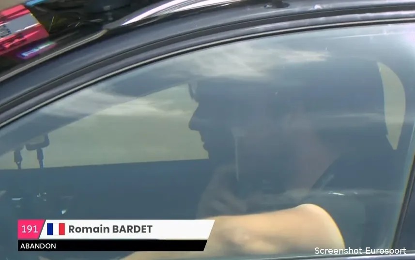 Drama voor Romain Bardet en Team DSM: Franse kopman geeft op in Giro d'Italia door ziekte