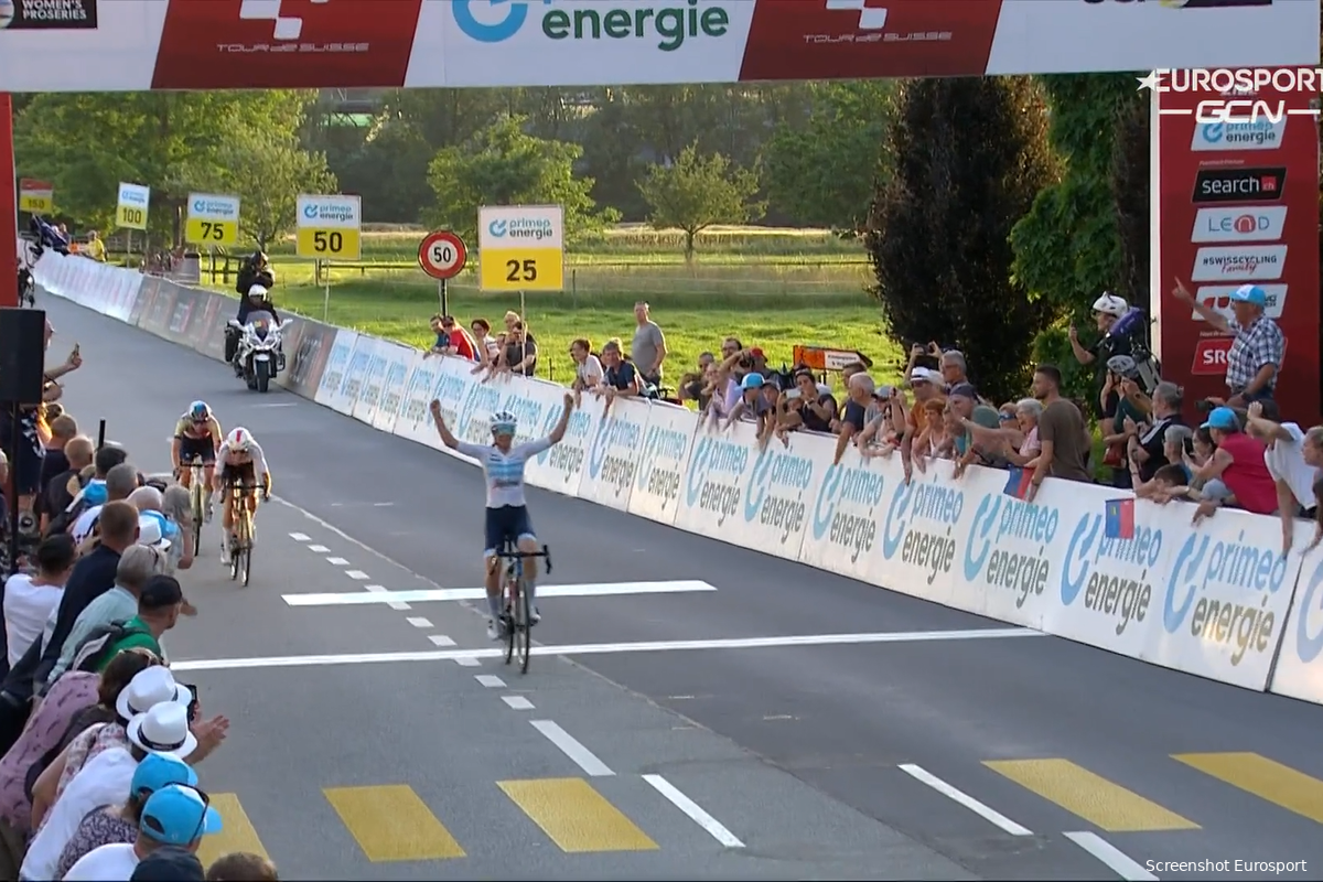 Brand wint zware openingsrit in Ronde van Zwitserland; peloton in stukken na rit van 46 kilometer