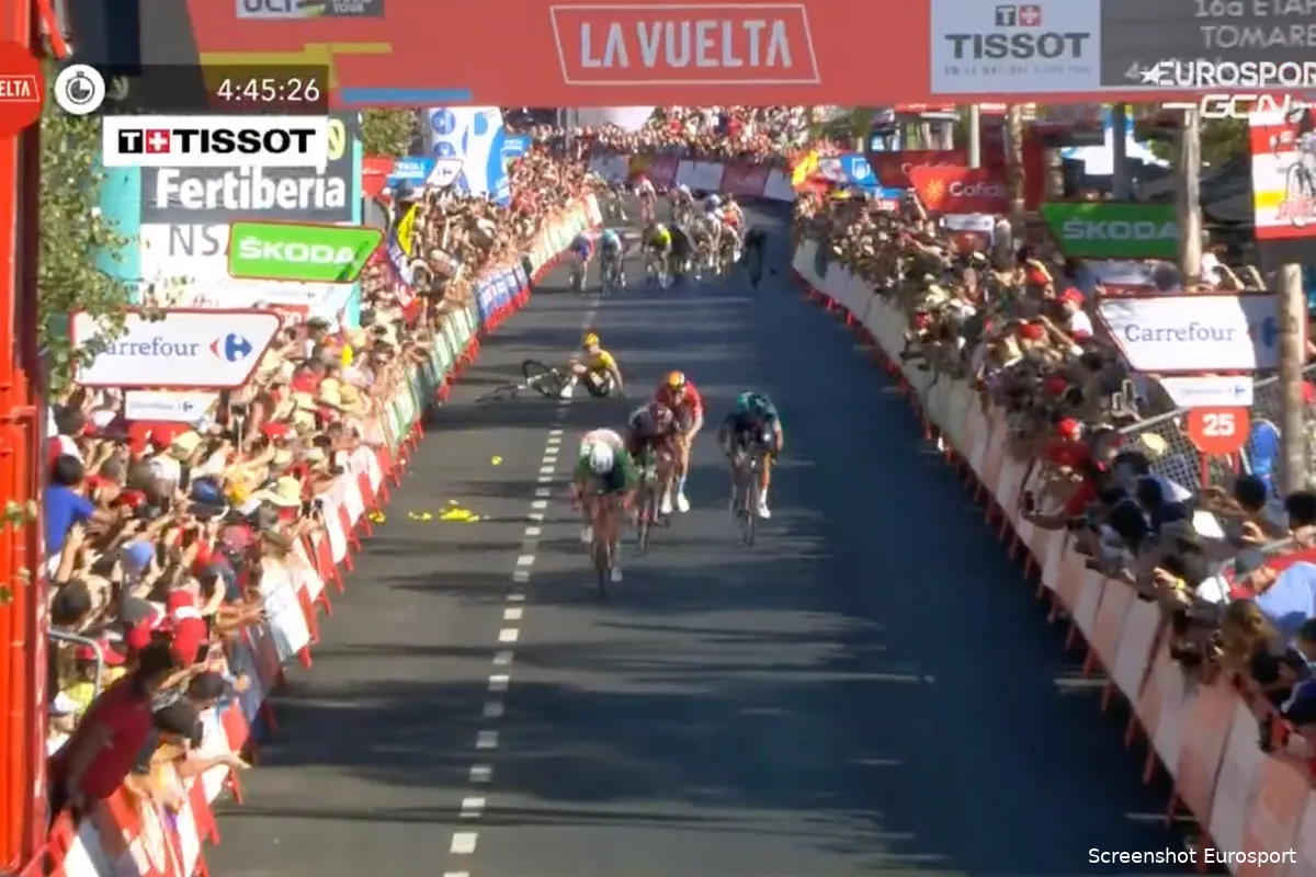 🎥 Roglic gaat hard onderuit in laatste rechte lijn na aanval in slotkilometers