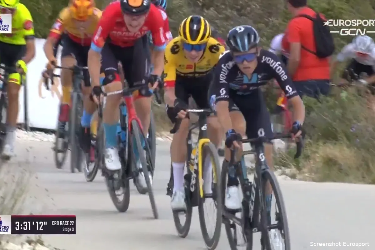 19-jarige Onley legt Tourwinnaar Vingegaard het vuur aan de schenen: 'Heel indrukwekkend'