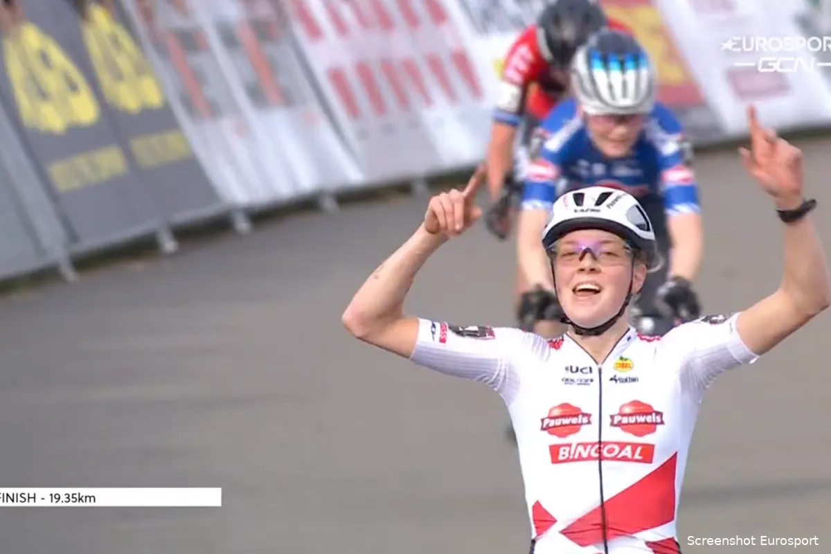 Van Empel heeft aan één versnelling genoeg om ook de Wereldbekercross in Tabor te winnen