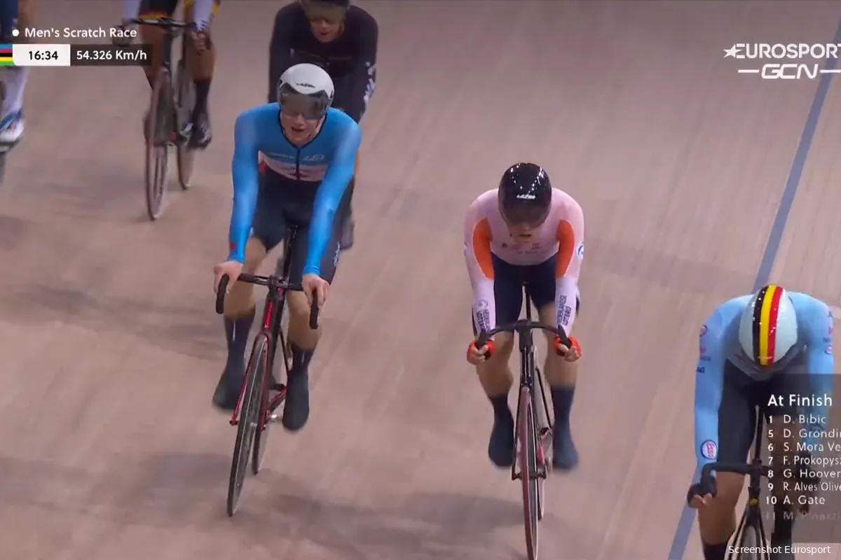 Roy Eefting loopt net als in 2020 zilver nipt mis bij WK Scratch, gouden plak naar Kuboki