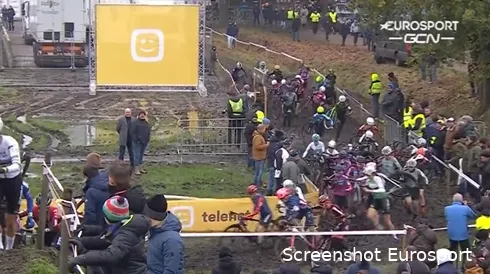 🎥 Betsema verklaart aanvarinkje met Honsinger: 'Het was letterlijk duwen'