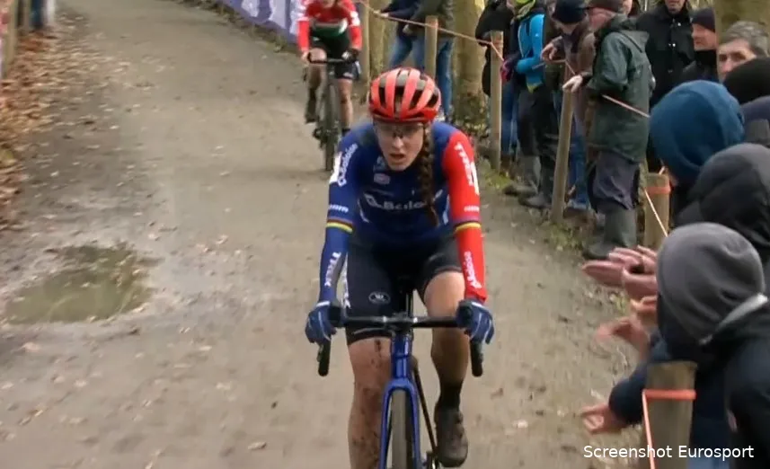 Lucinda Brand zit wéér met de gebakken peren richting cross-seizoen: 'Een blessure die tijd kost'