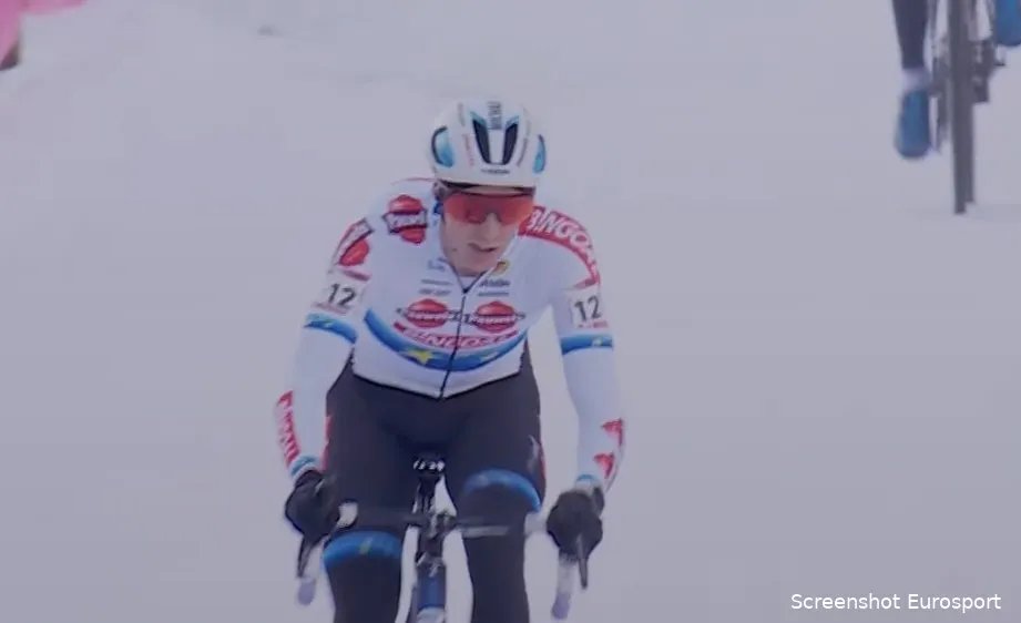 Vanthourenhout ziet concurrentie (inclusief Van der Poel) als sneeuw voor de zon verdwijnen in Val di Sole