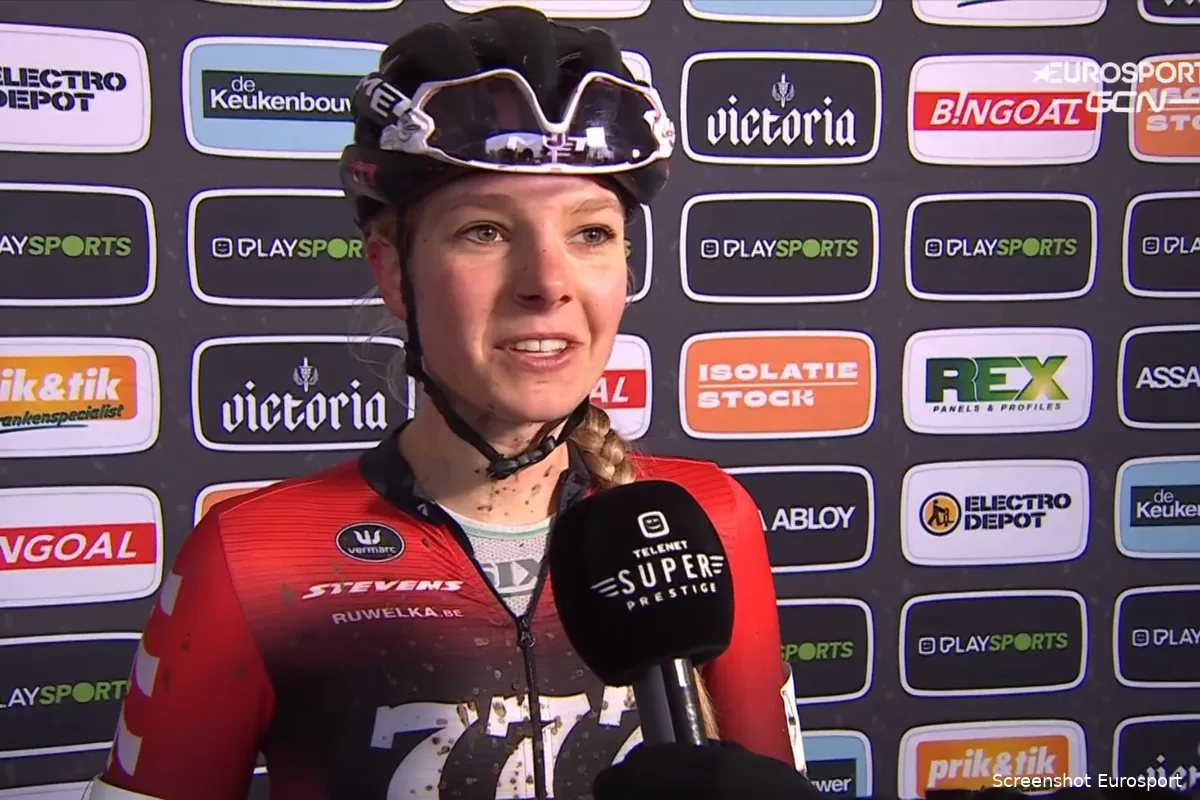 'Superblije' Van Alphen: 'Werd na twee jaar wel eens tijd om weer een tv-cross te winnen'