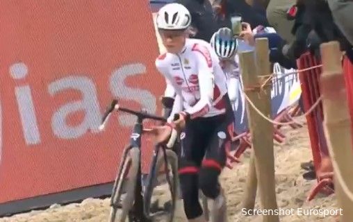 Van Empel stuurt haar fiets het beste door het zand en houdt Pieterse af in Antwerpen