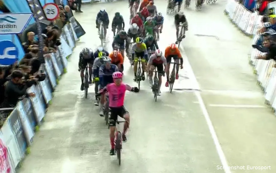 Marijn van den Berg stunt met prachtige zege in Trofeo Alcudia, topfavoriet Girmay derde