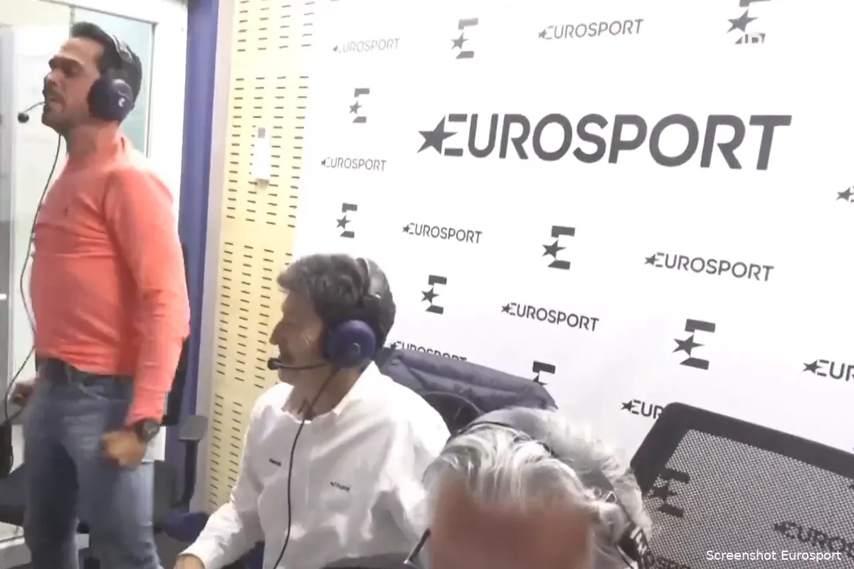 🎥 Geweldig: Alberto Contador gaat helemaal uit zijn dak na Giro-overwinning Davide Bais