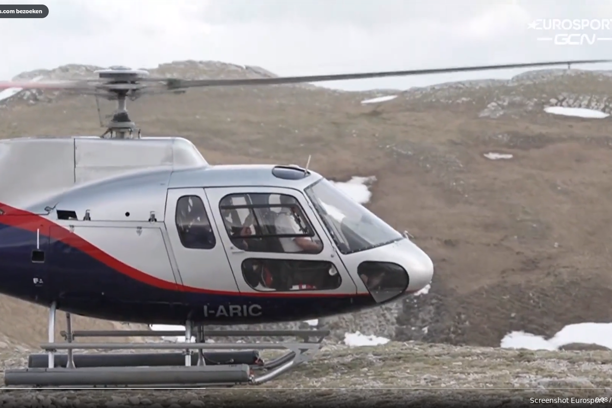 🎥 Ik heb een heli-heli-heli-helikopter! Remco Evenepoel vertrekt op 'alternatieve' wijze vanaf Gran Sasso