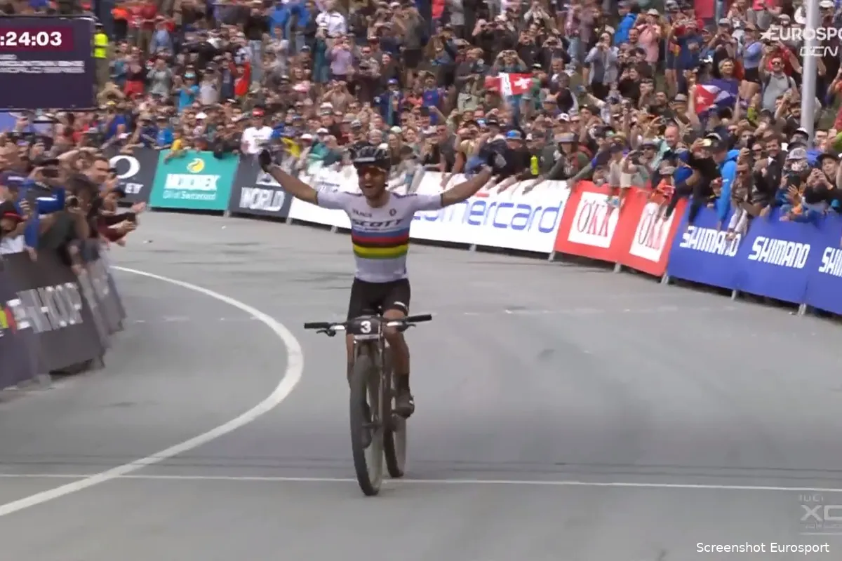 Schurter zet kroon op carrière met 34ste (!) Wereldbeker, Terpstra tweede bij de vrouwen