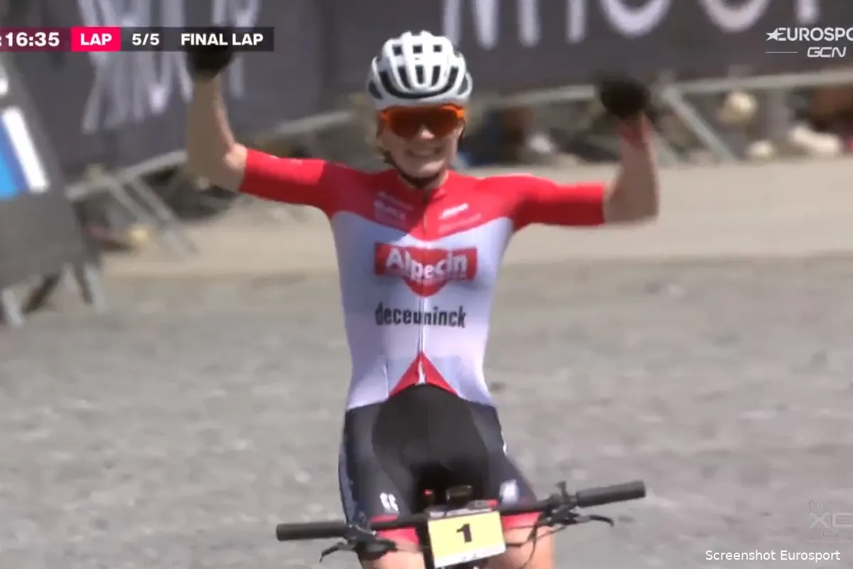 Pieterse stoemt na snelle start naar tweede Wereldbekerzege MTB: 'Zat halverwege stikkapot'