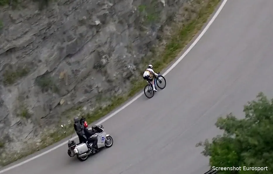 Annemiek haalt uit! Van Vleuten soleert in door regen geteisterde Giro Donne naar ritwinst en leiderstrui