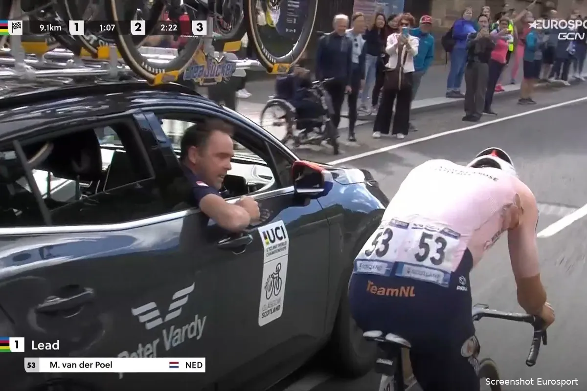 Dit zei Koos Moerenhout 'met natte ogen' tegen Mathieu van der Poel tijdens diens WK-glorietocht