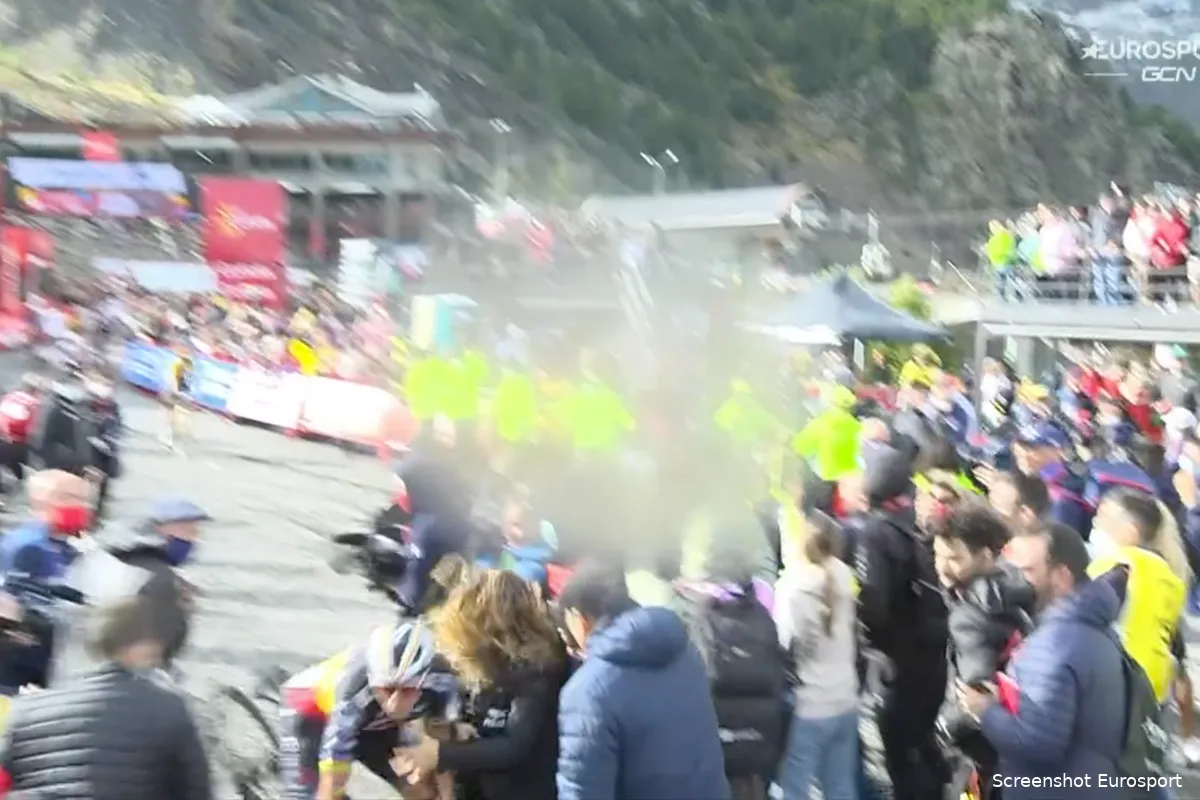 🎥 Update II | Evenepoel reed na zege tegen woordvoerster Andorrese politie aan, 'Jasmine' ongedeerd