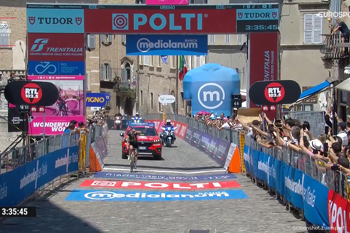 Pracht en praal in de Giro! Schitterende solo voor Clara Emond, mooi gevechtje Kopecky en Longo Borghini