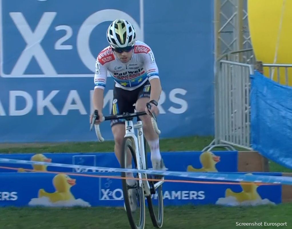 Iserbyt troeft Van der Haar en Van Aert af in snelle cross Kortrijk