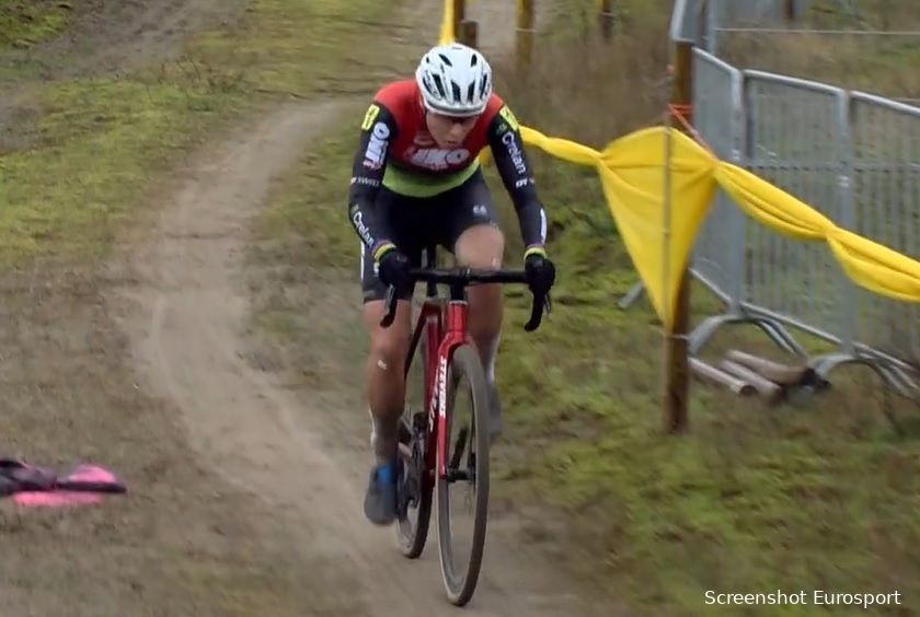Nummer DERTIEN voor Sanne Cant na groot machtsvertoon, Riberolle bij eerste BK tweede