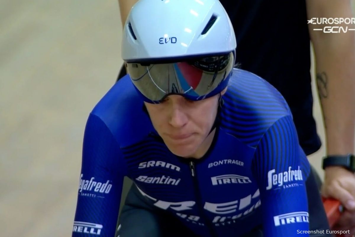 Van Dijk verbreekt werelduurrecord: 49,254 kilometer in één uur tijd