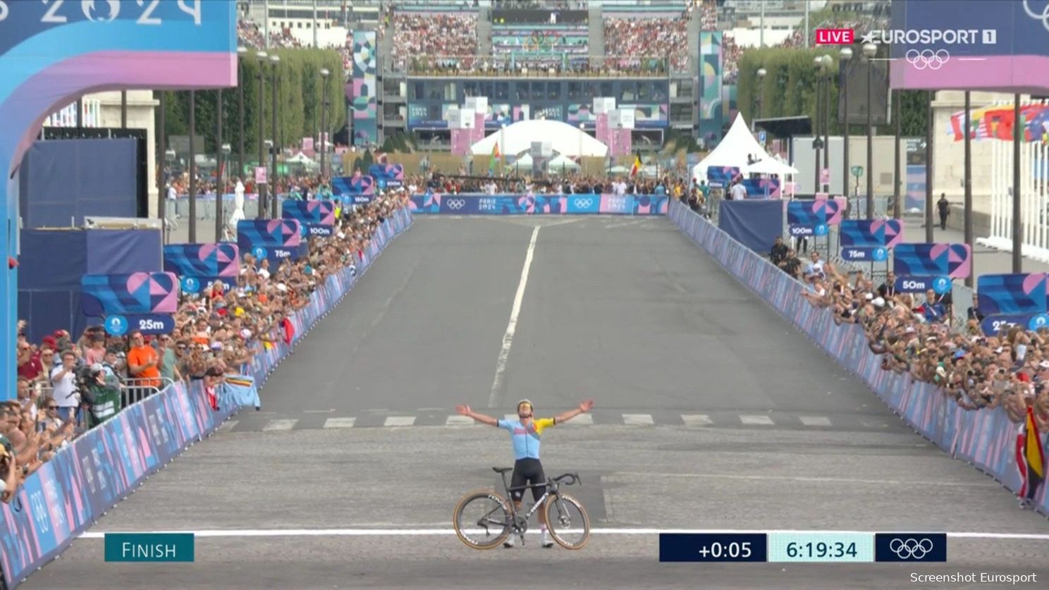 Ready! Evenepoel laat concurrentie met monsterrit zien klaar te zijn voor WK