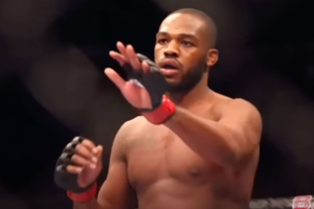 Nieuwe videobeelden van UFC-ster Jon Jones verbijstert fans! 'Is hij het wel?'