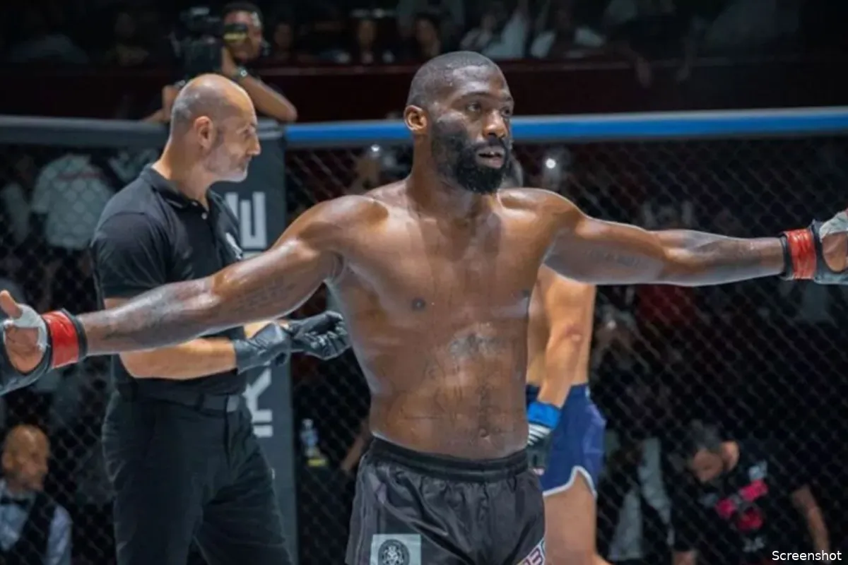 Cedric Doumbé boekt vierde MMA zege met verslaan Pawel Klimas! 'Weg naar UFC open?'