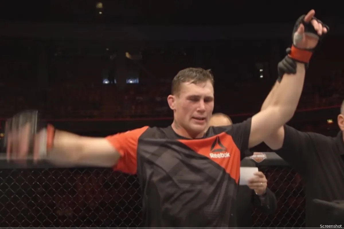 Beruchte UFC vechter Darren Till ontslagen! 'Geen genade'
