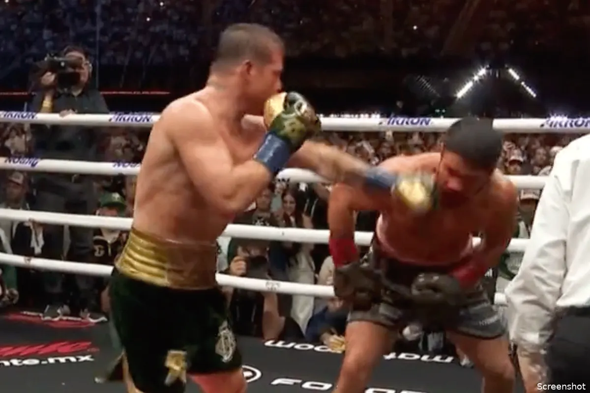 Boksfenomeen Canelo Alvarez geeft John Ryder pak slaag en pakt overwinning