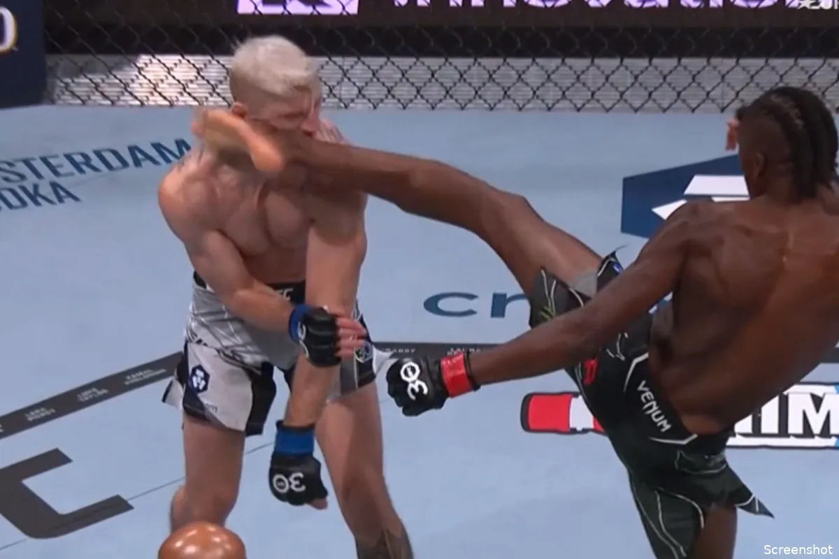 UFC'er Dan Hooker vecht zwaar gehavend partij uit! 'Antonio Plazibat effect'