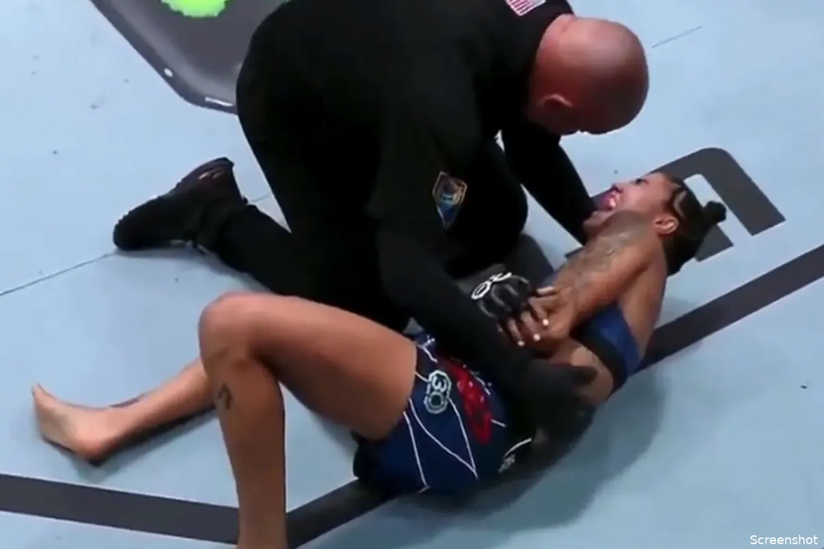 Drama in de UFC-kooi! Vechter schreeuwt het uit van de pijn (video)