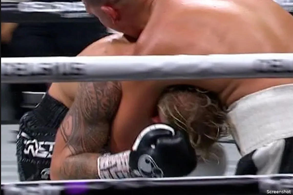 Nate Diaz wurgde Jake Paul tijdens bokswedstrijd! 'Scheidsrechter greep op tijd in'