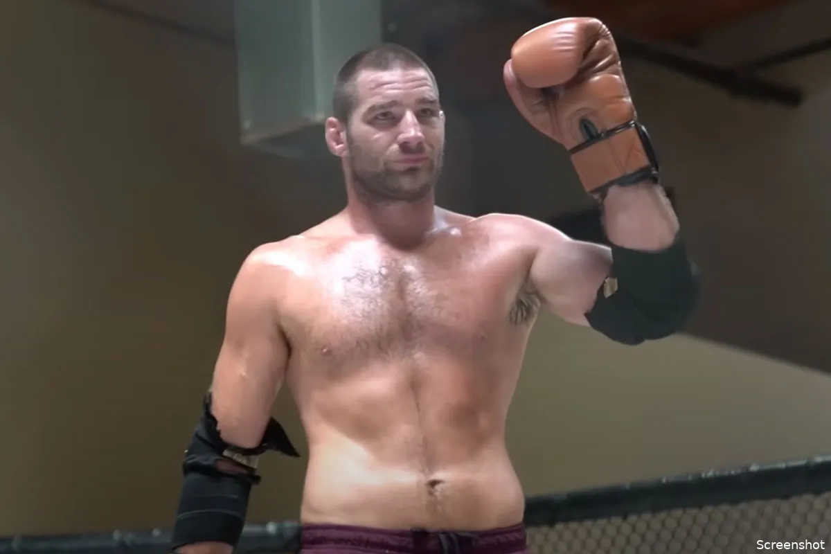 Schandalig! Bekende UFC-vechter mishandeld amateur tijdens training