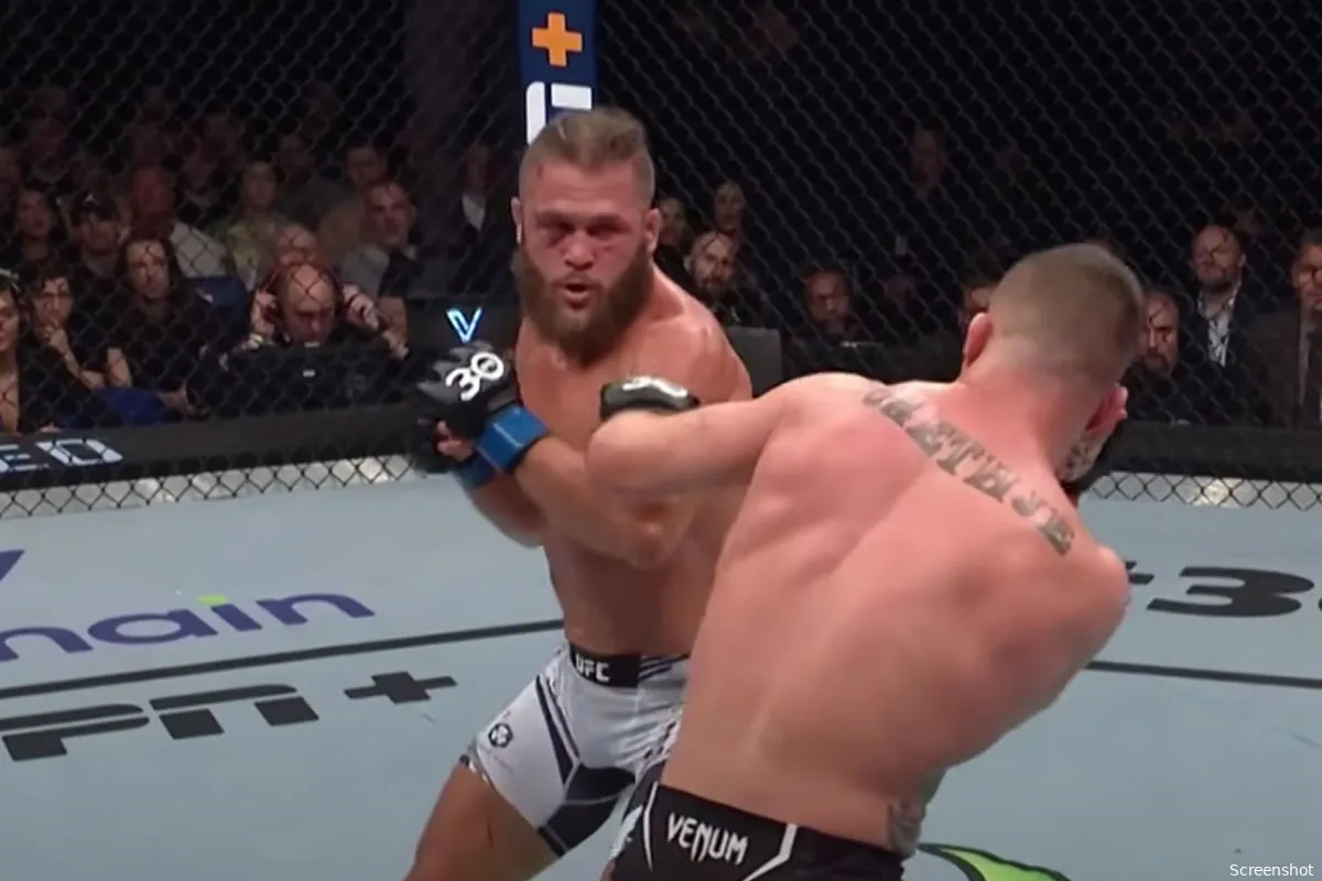 'Kickboksen bij UFC de naast MMA-gevechten!' Joe Rogan als presentator aan de ring