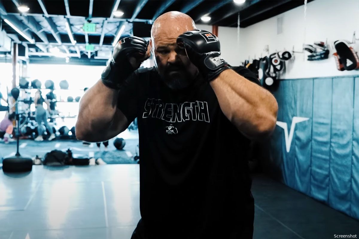'De gevaarlijkste man op aarde!' Klaar voor MMA-gevecht na strongman carrière