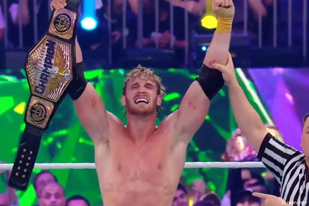 'Nare streek!' Logan Paul gebruikt boksbeugels en is eindelijk kampioen (video)