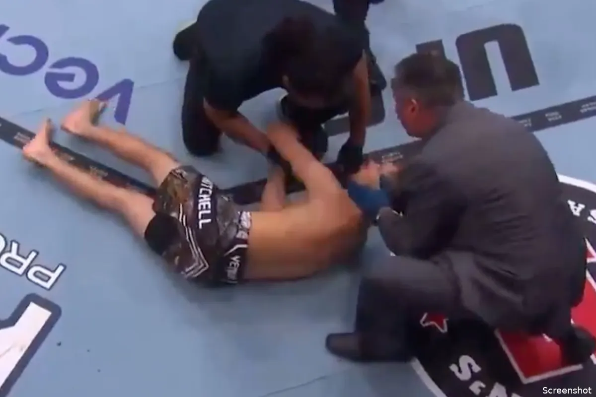 🎥 ENG! UFC-ster stuiptrekkend in kooi na brute KO, fans vrezen dat hij dood is