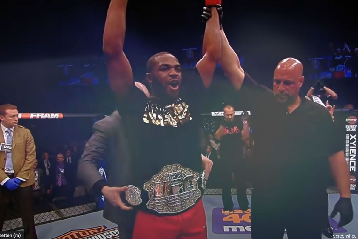 'UFC-ster Jon Jones moet zijn titel opgeven!' Kampioen onder vuur