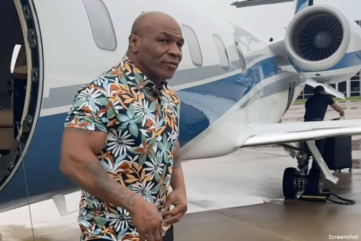 Mike Tyson in medische nood op vliegveld: 'Jake Paul gevecht op scherp'