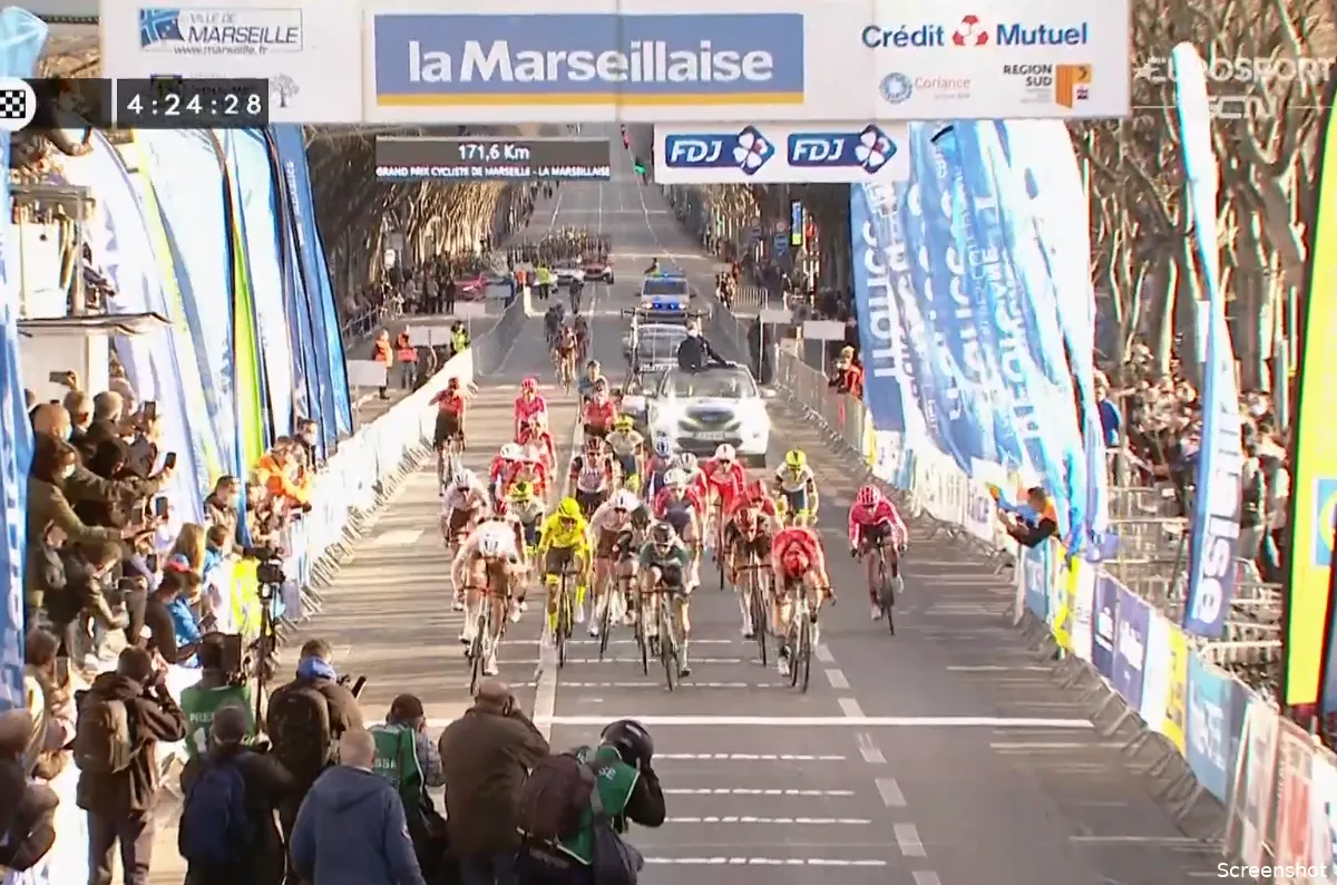 Paret-Peintre verrast de sprinters in seizoensopener GP la Marseillaise