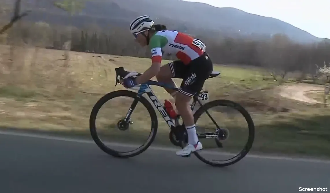 Longo Borghini met knappe solo naar zege in Trofeo Alfredo Binda, Vos tweede