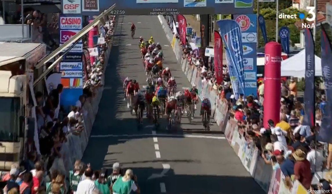 Tesson verpest feestje Viviani en wint tweede etappe Tour Poitou-Charentes