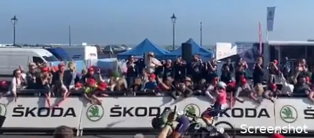 Consonni rekent af met Nederlandse Kool en Belgische Kopecky in GP Morbihan vrouwen