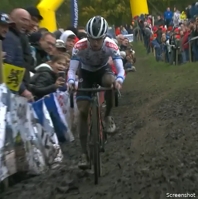 Iserbyt oppermachtig in door regen geteisterde Koppenbergcross