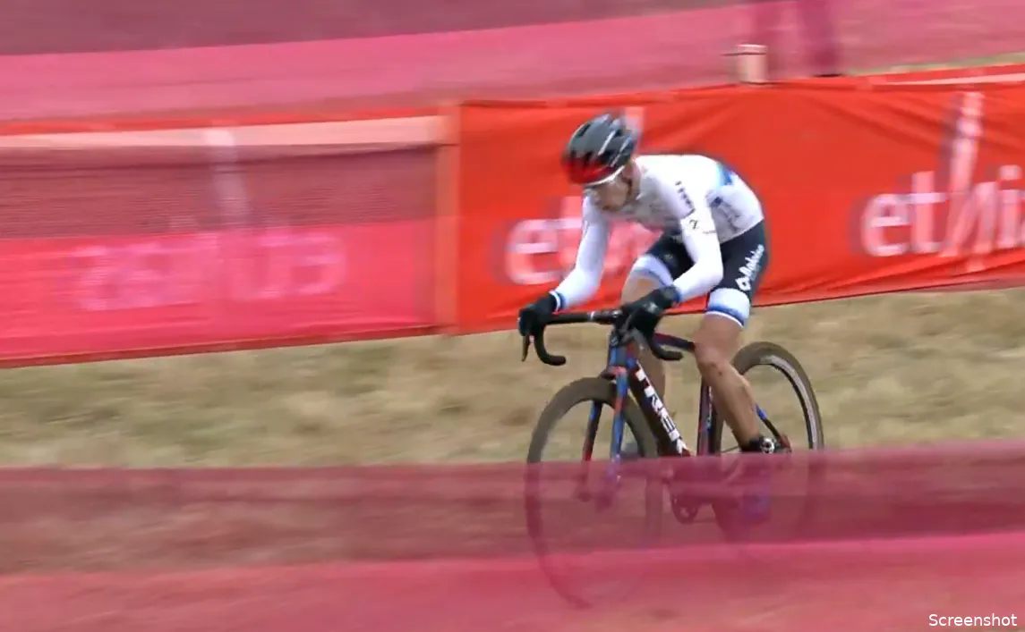 Oersterke Van der Haar wint Wereldbeker-cross in Tabor na strijd met Iserbyt