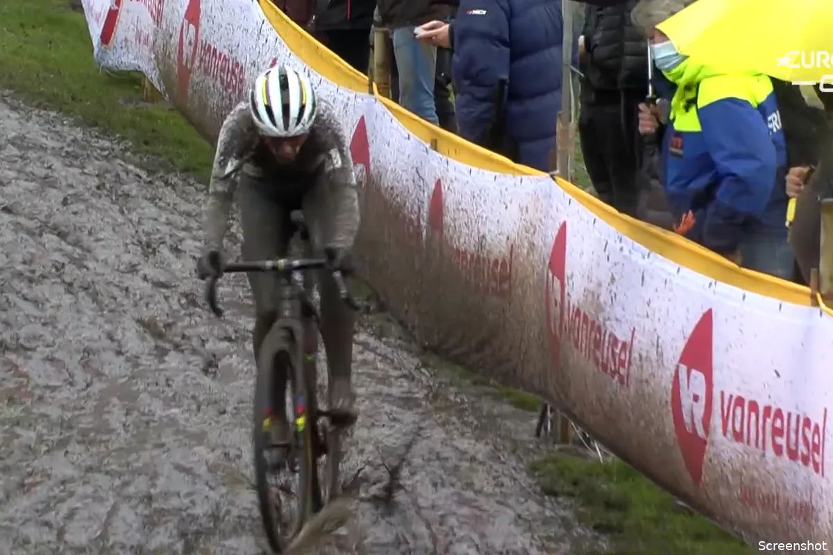 Brand ploetert naar zege in modderig Boom; Van der Heijden en Betsema knap mee op podium